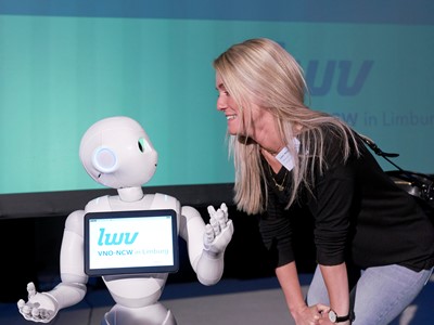 robot Pepper als centrale gast - FOXX AV
