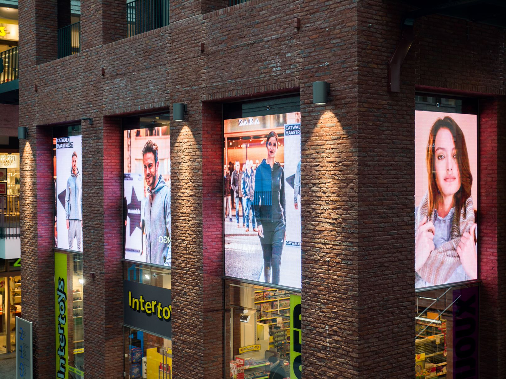 Einzelhandel FOXX AV