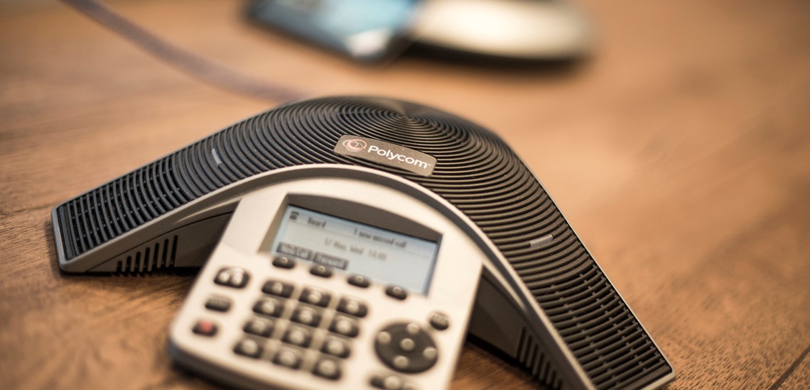 Besprechungen und Videokonferenzen e-llis by FOXX AV