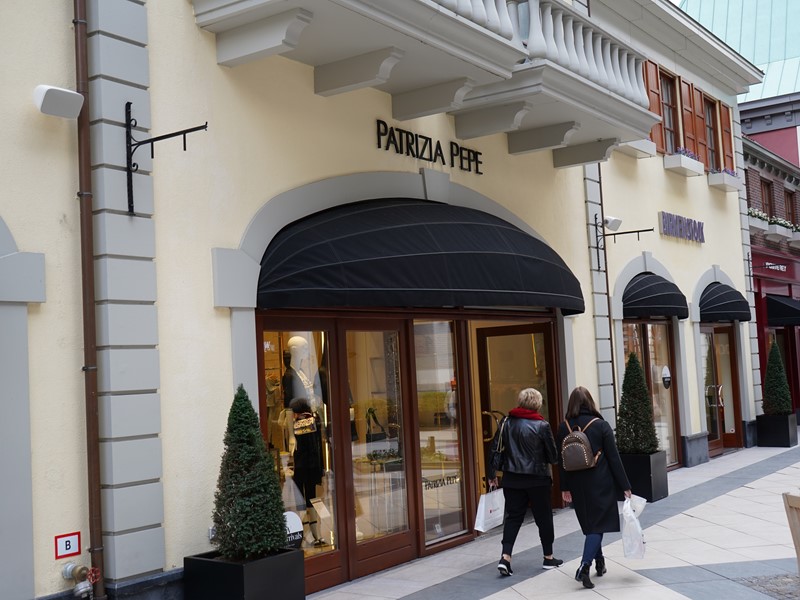 retail, outlet center roeromond