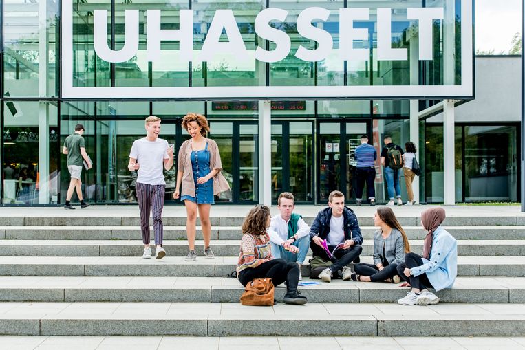 UHasselt blended learning by FOXX AV