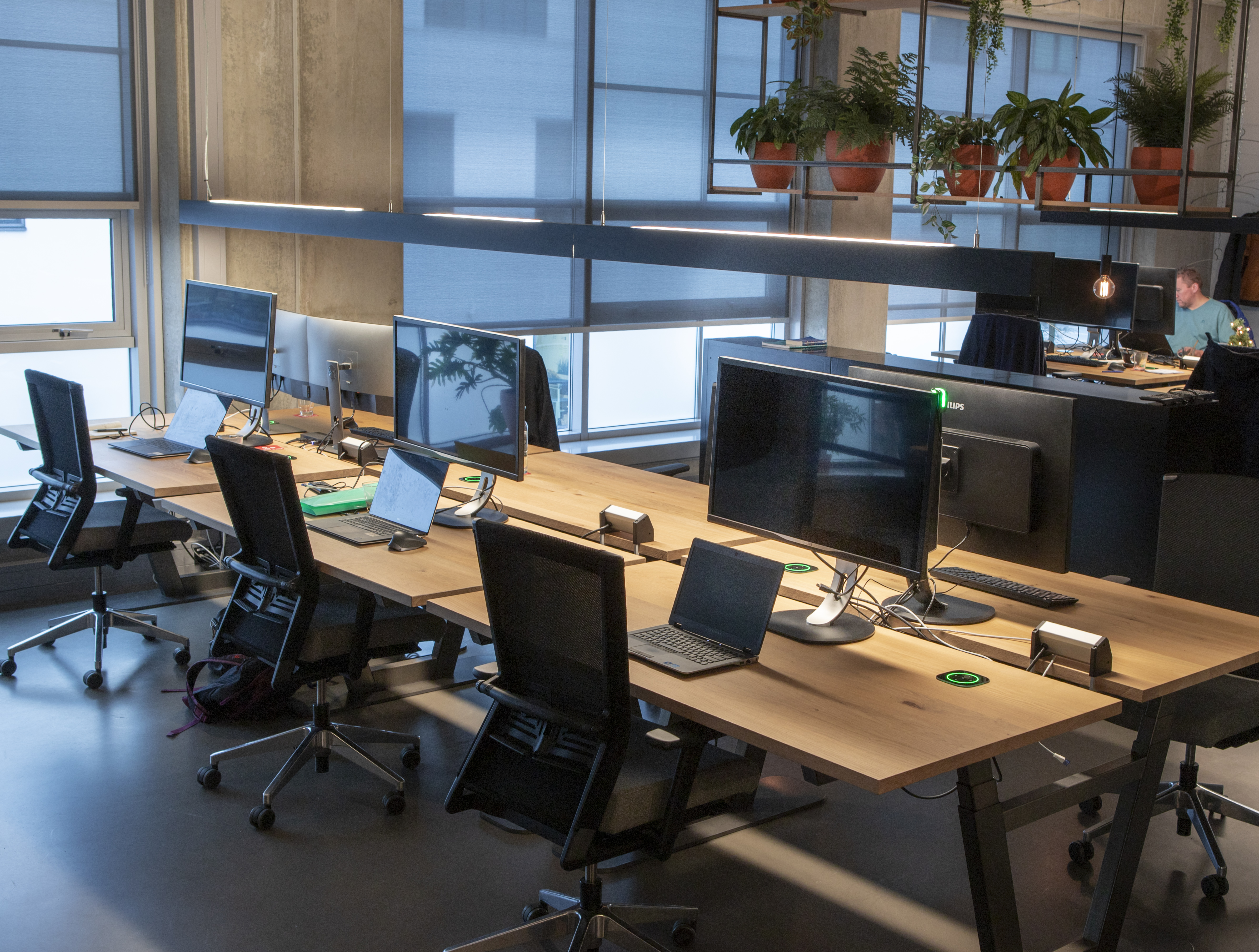 GoBright Work by FOXX AV