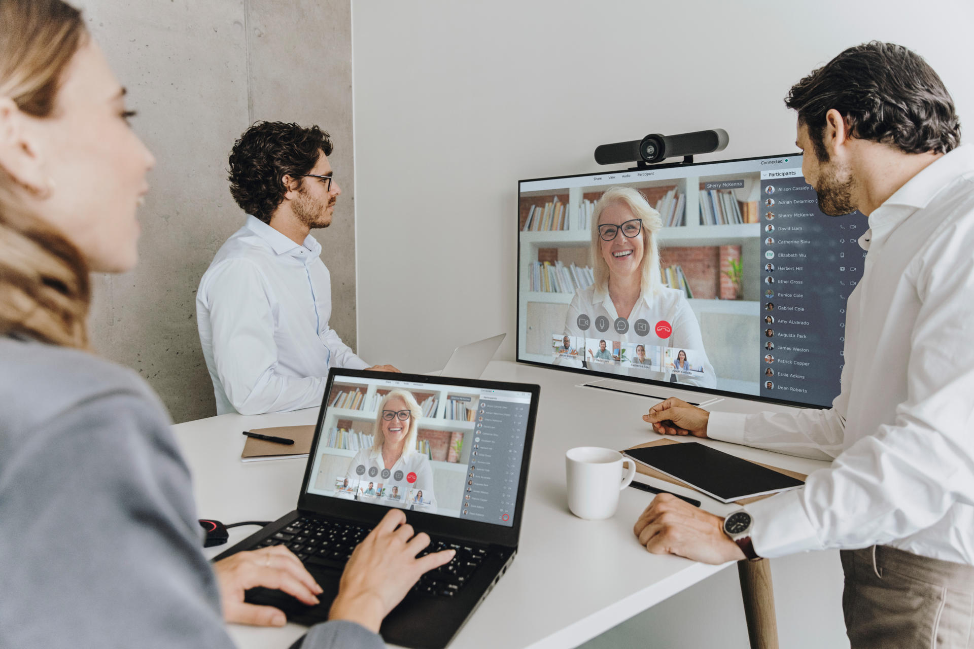 Hybride Arbeit durch FOXX AV