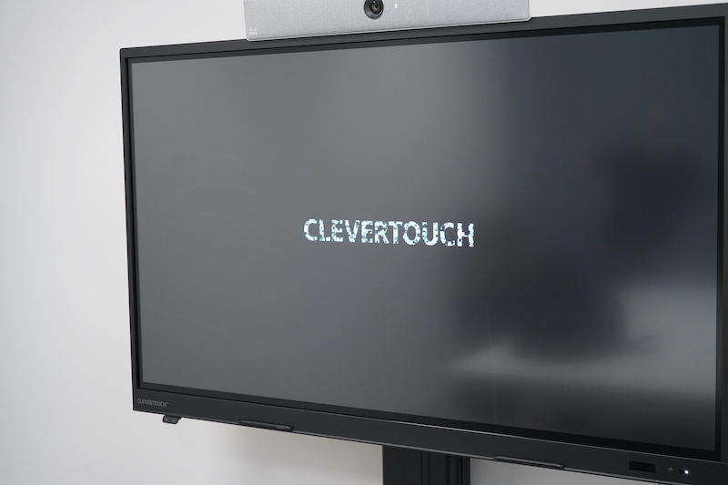 FOXX AV installiert Clevertouch bei Aviko Rixona