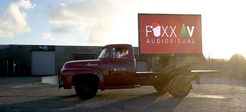 de kerstman bracht een bezoek aan FOXX AV