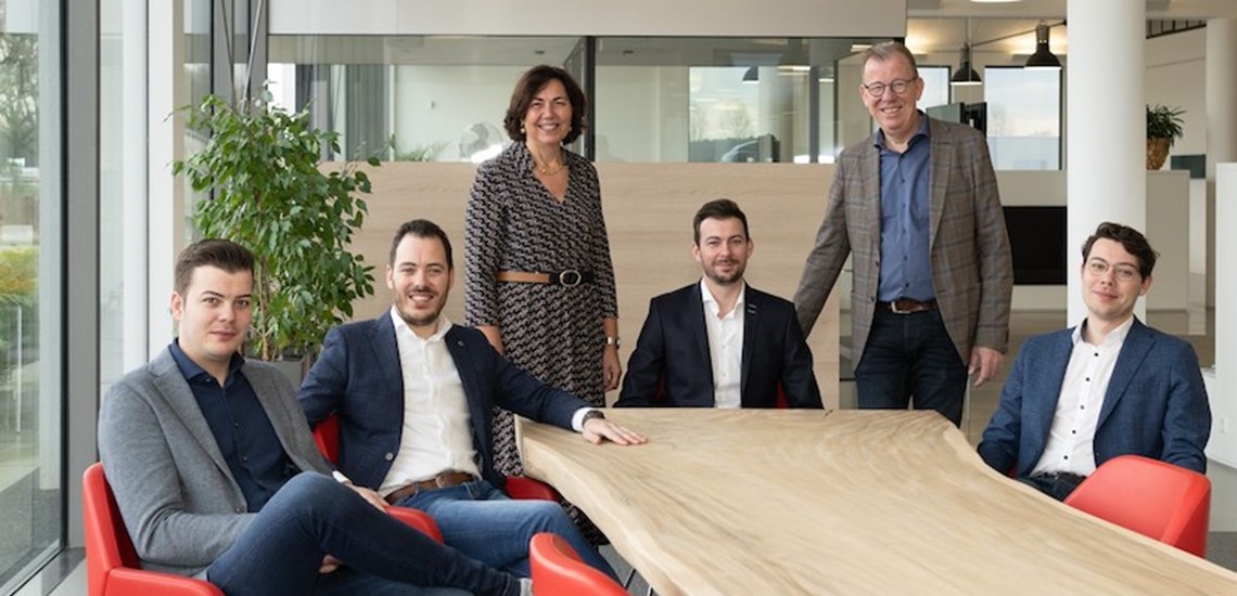 v.l.n.r. Wouter Voss, Michel Voss, Dorothé Voss, Jeroen, Voss, Hans Voss und Stefan Voss von FOXX AV