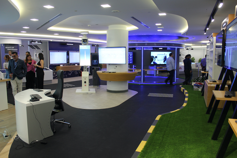 Experience Centers (Erlebniszetern) durch FOXX AV