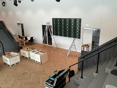 LED-Bildschirm im Aufbau Supply Chain Valley von FOXX AV